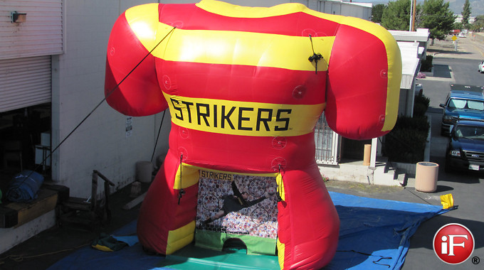 inflatable_soccer_jersey_goal_kick